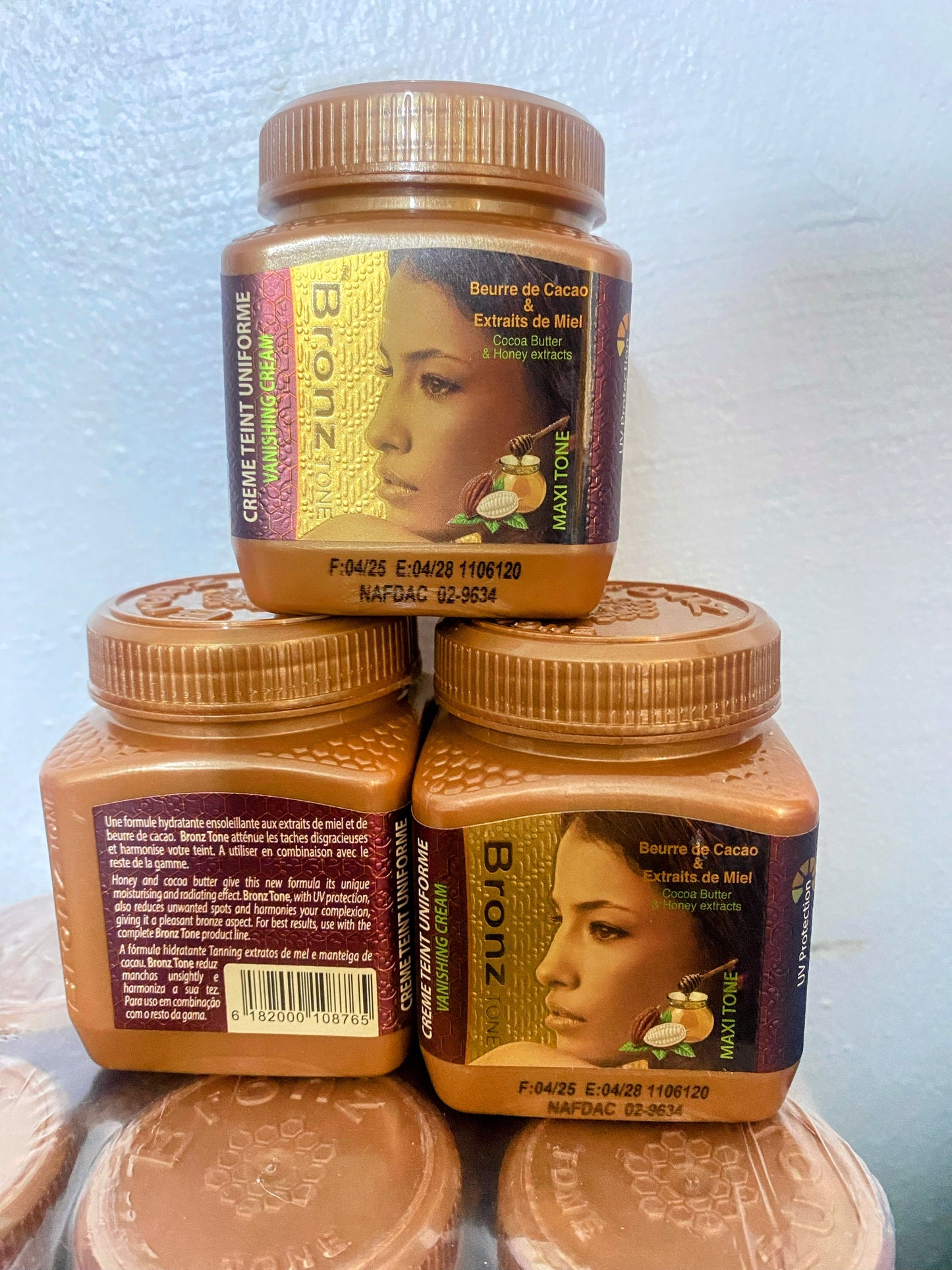 Bronz Tone Cream with Cocoa Butter &amp; Honey Extracts